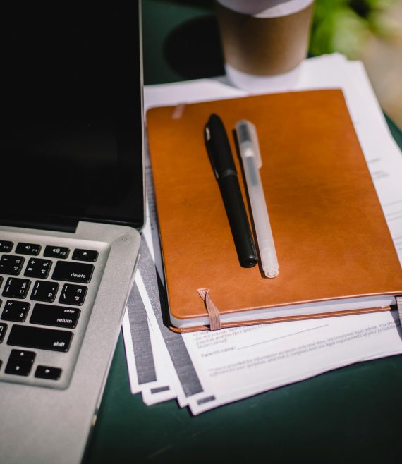 pexels-ketut-subiyanto-4559555